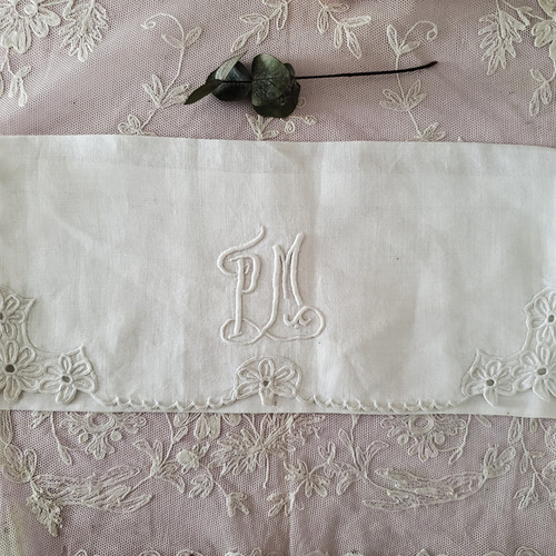 2025-25 秋冬新作  ハイブランドの ♡12枚♡ フランスアンティーク リネン イニシャル刺繍 アンティーク雑貨