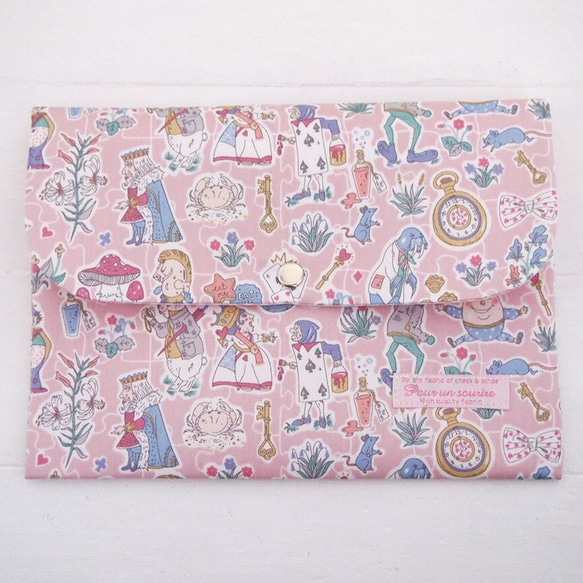 リバティ 母子手帳ケース ギャリーモジャースレイナード/ピンク B6サイズ マルチケース 不思議の国のアリス 1枚目の画像