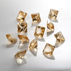 宝石質シトリンAAA　ダイヤ　プリンセスカット7×7mm 2枚目の画像