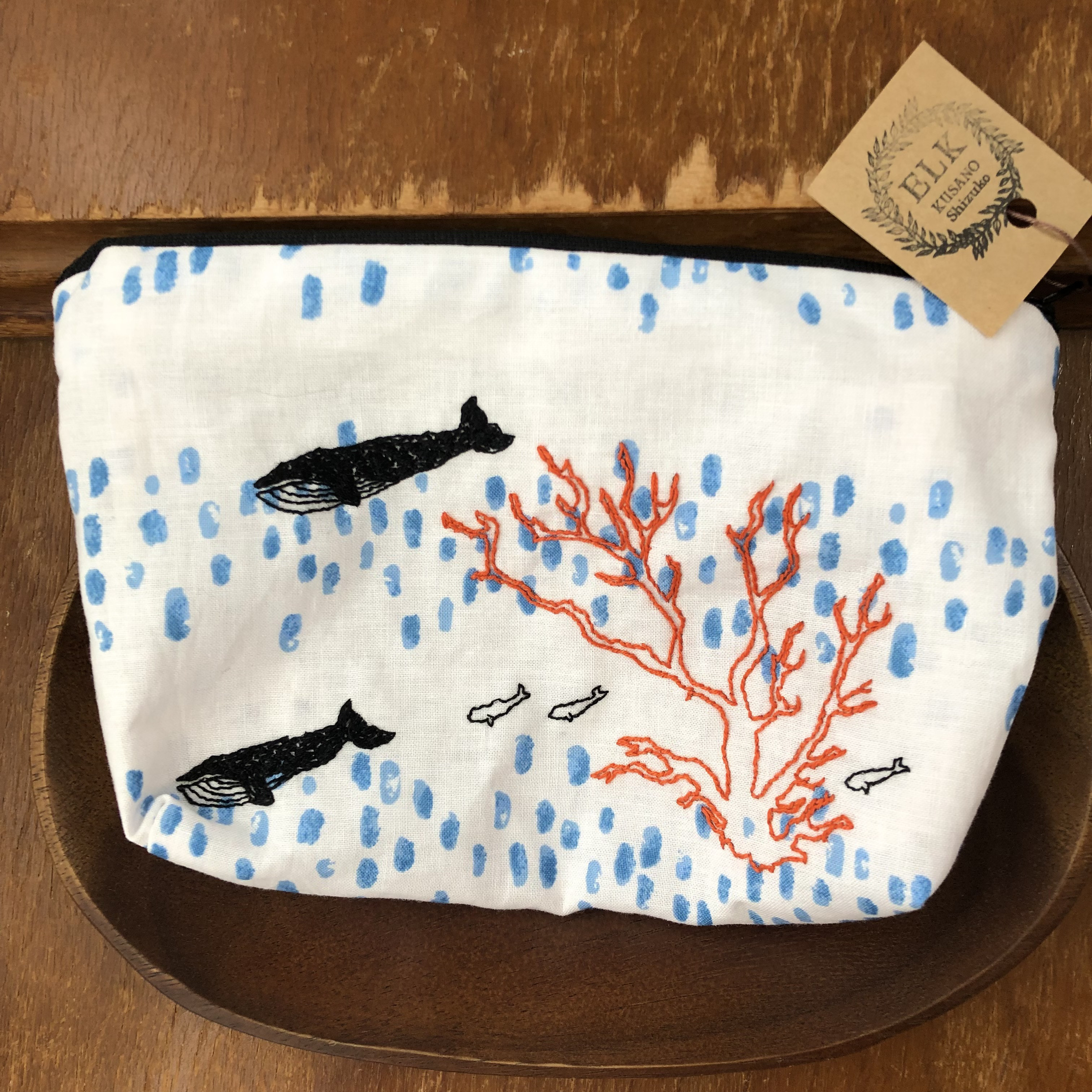 特売 クジラと珊瑚の刺繍ポーチ sonrimexpolanco.com