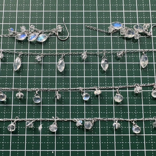 SV925 レインボームーンストーン マーキス ボタン ネックレス