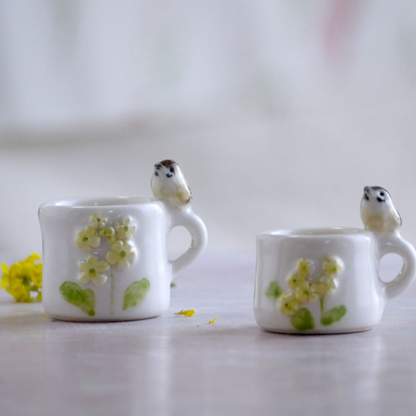 小鳥とお花のミニピッチャー「菜の花スズメ」（陶器） 3枚目の画像