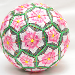 ☆ 木製サッカーボール ☆ 日本非売品！？ ☆ オブジェ・置物・入れ物・希少 木製 サッカーボール 置物 オブジェ - メルカリ