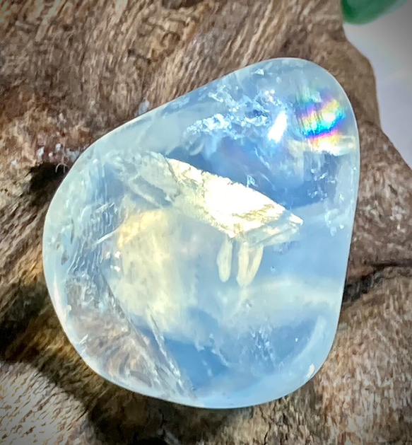 【治癒の石】万華鏡　レインボー　レモンクォーツ　タンブル　原石 4枚目の画像