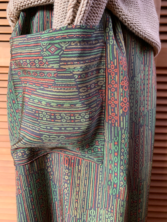 緑色の羽織もんぺパンツ　総丈９６ｃｍ　着物リメイク 4枚目の画像