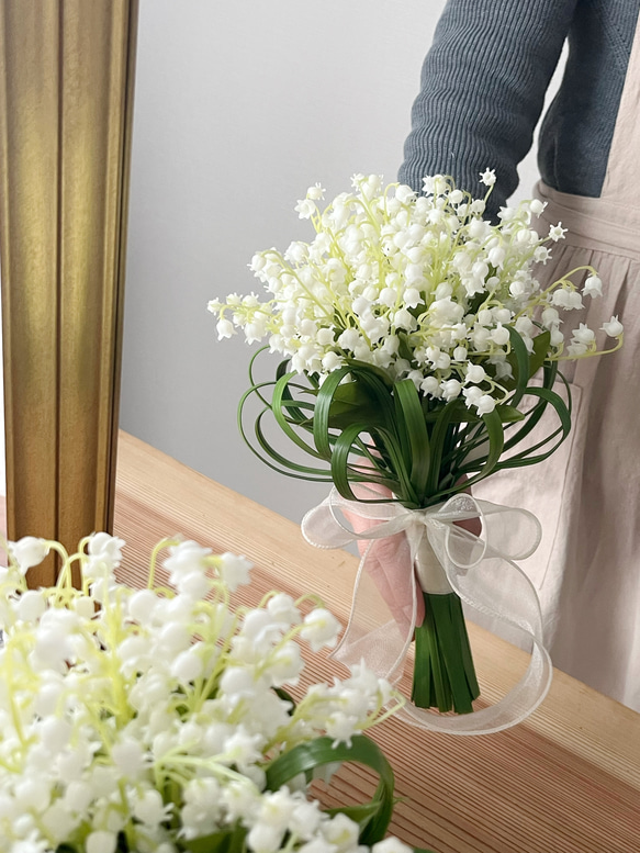 ●アマランサス　ウェディングブーケ　アーティフィシャルフラワー　造花　ブーケ アマランサス”を使った流れるブーケがトレンド！花材にこだわる