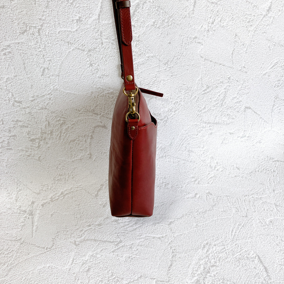 ショルダーバッグ　ワイン　レッド　赤　ブラック　黒　イタリアン レザー　　革 10枚目の画像