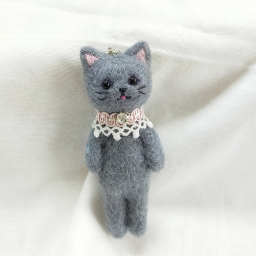 ロシアンブルー 羊毛フェルト 猫のフェイスブローチ - ＊もかめ