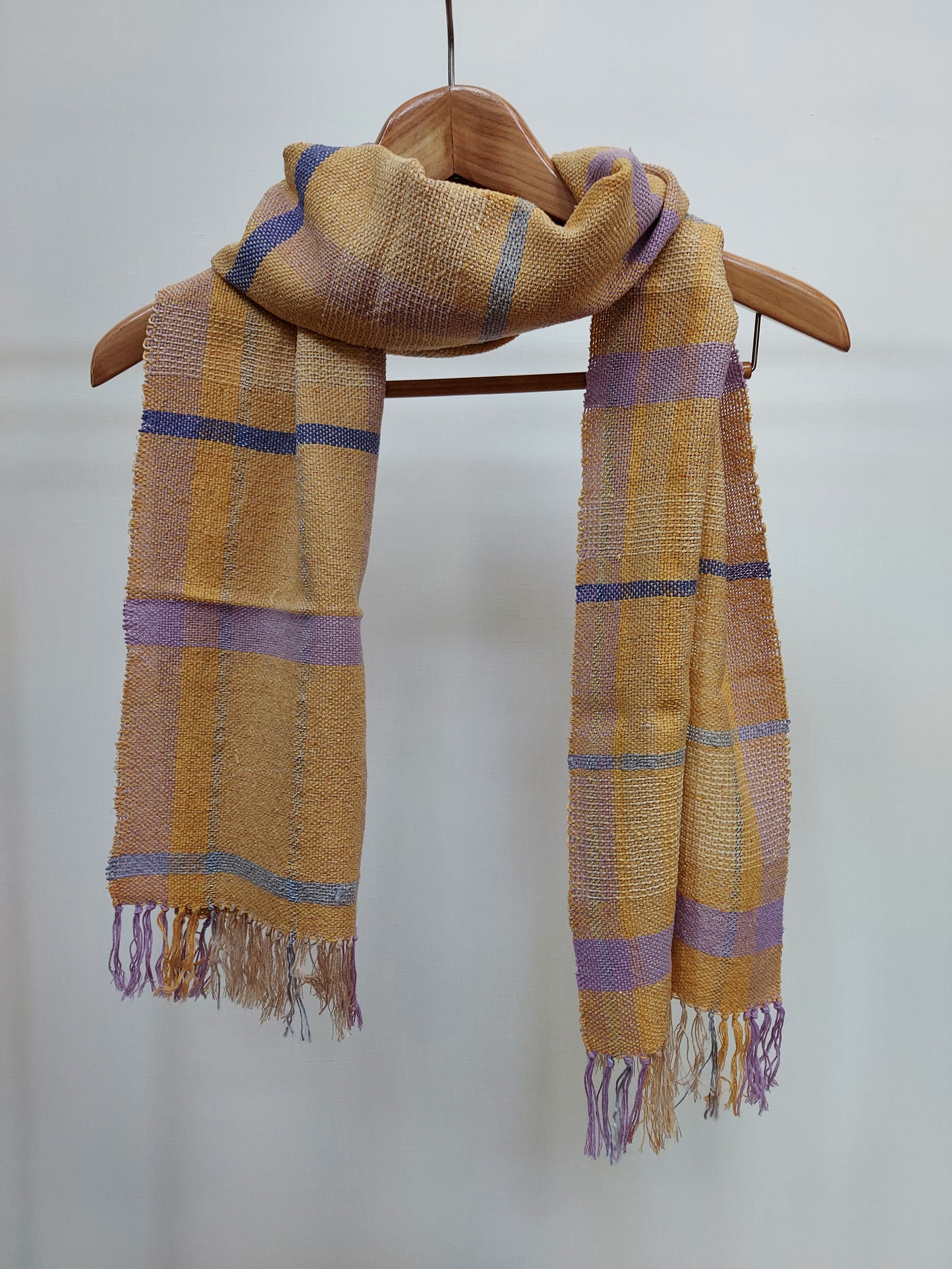 手織り　シルク１００％のやさしいストール　作品2340 5,320円