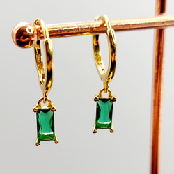 高品質な翠緑色ジルコニア ※925純銀のイヤリング※ 優雅な雰囲気を演出できる 6枚目の画像