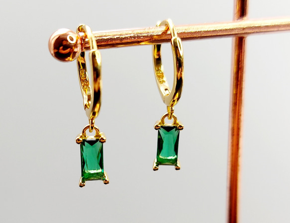 高品質な翠緑色ジルコニア ※925純銀のイヤリング※ 優雅な雰囲気を演出できる 6枚目の画像