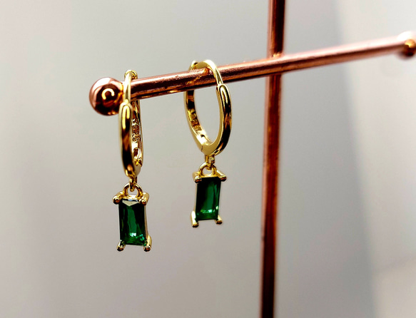 高品質な翠緑色ジルコニア ※925純銀のイヤリング※ 優雅な雰囲気を演出できる 5枚目の画像