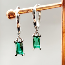 高品質な翠緑色ジルコニア ※925純銀のイヤリング※ 優雅な雰囲気を演出できる 2枚目の画像