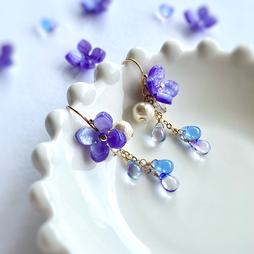 パープル系　ビジュー　ピアス　ハンドメイド　イヤリング変更可 パープルドームのビジューピアス・イヤリング | peth handmade