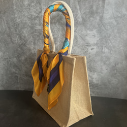 1点物♡鳥さん刺繍バードとヴィンテージスカーフのジュートバッグ(B5サイズ)アンティークスカーフエコバッグかごバッグカゴ 7枚目の画像