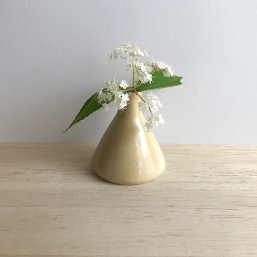フラスコ型一輪挿し（アイボリー） 一輪挿し・花瓶・花器 後山