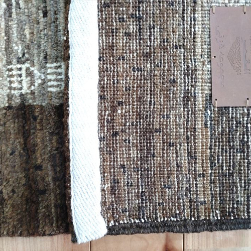 夏は涼しく冬は暖かい天然無染めラグ ガゼニラハット 肌触りが気持ちい