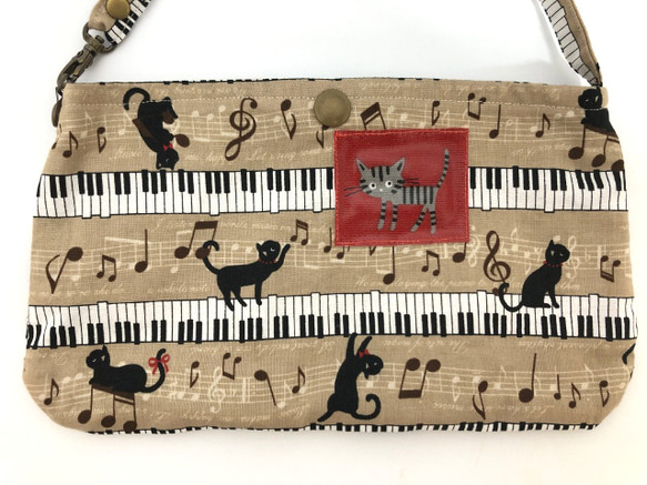 店舗展示品につきSALE　ピアノ猫　ぺたんこポーチ　２２×１３ｃｍ 4枚目の画像