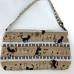 店舗展示品につきSALE　ピアノ猫　ぺたんこポーチ　２２×１３ｃｍ 2枚目の画像