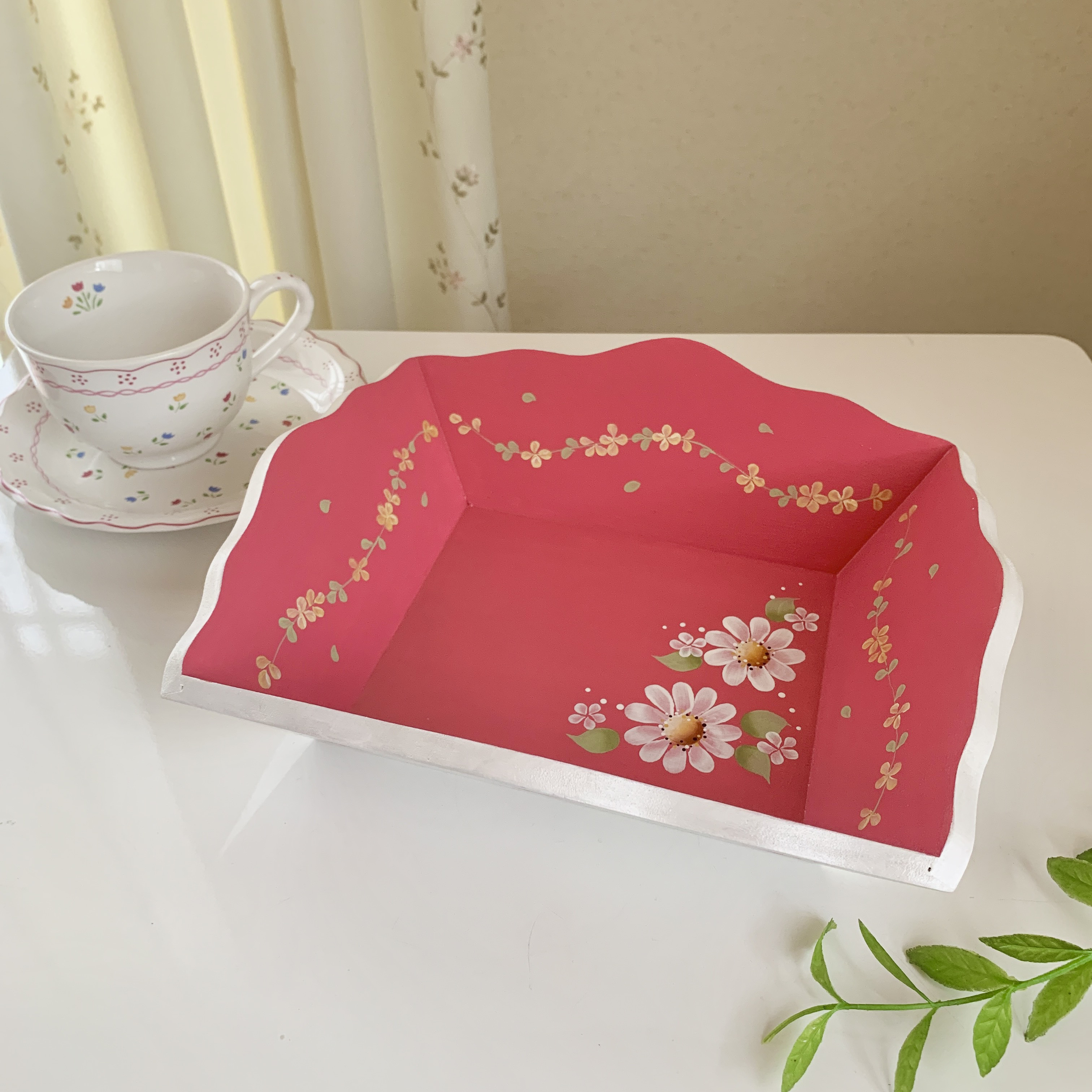 少し小さめ♡ 上品なお花のトレー♡ピンク トールペイント
