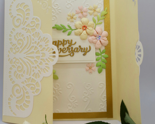 お手製カード！ ゴールド、イエロー、フラワーのデザインがかわいい 3D 手作り