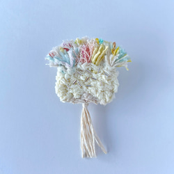 糸の花　手織りブローチ　母の日　織り物　軽い　ブーケ　1点もの　パステル 3枚目の画像
