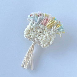 糸の花　手織りブローチ　母の日　織り物　軽い　ブーケ　1点もの　パステル 5枚目の画像