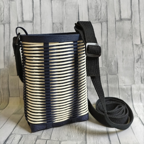 スマホショルダー ネイビーxホワイト 《クラフトバンド》 かごバッグ