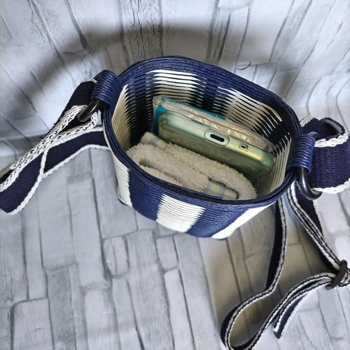 スマホショルダー ネイビーxホワイト 《クラフトバンド》 かごバッグ