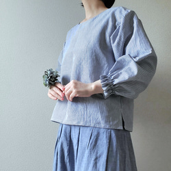 〈数量限定〉着回せるHarf linen のプルオーバー　 縞模様　すずらん袖　一枚でも重ね着でも♪ 1枚目の画像