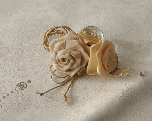 Moitie 薔薇リボンコサージュ 124806a6365bab6b95cb58f6625e5d