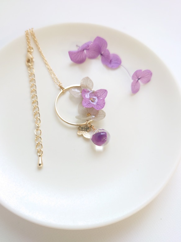 梅雨の晴れ間に Hydrangea & DropBeads 【ネックレス】紫雲色 5枚目の画像