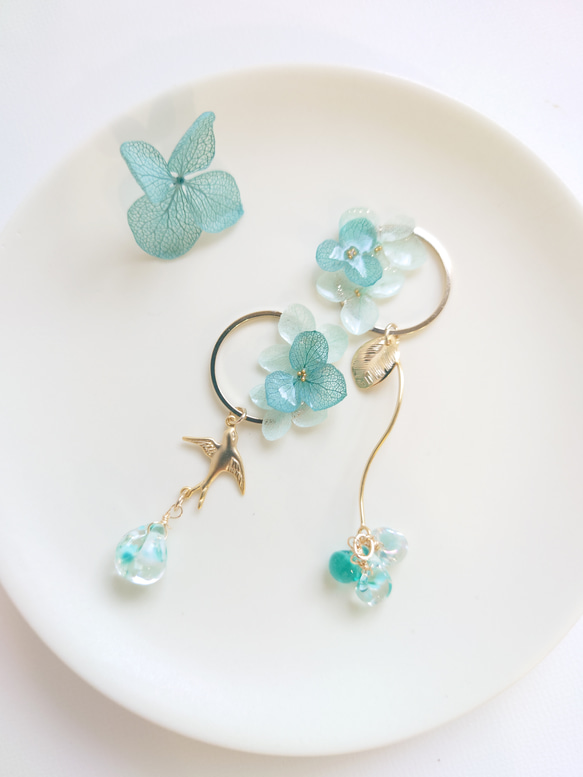 梅雨の晴れ間に Hydrangea＆DropBeads【イヤリング・ピアス】翡翠色・初販5点まで送料無料 4枚目の画像