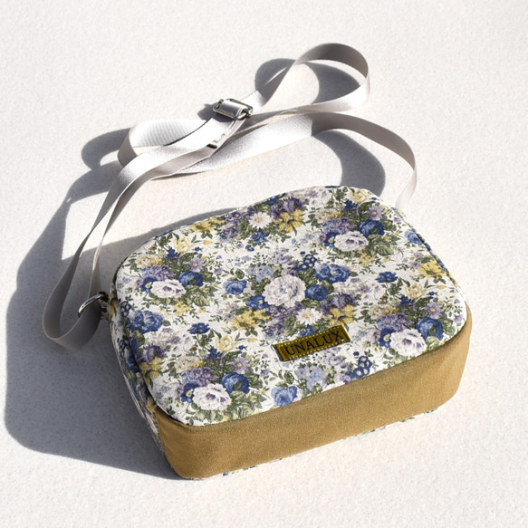 Creema限定　綿麻キャンバス＆コーデュラを使った小さい花柄ショルダーバッグ 7枚目の画像