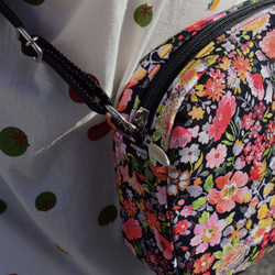 Creema限定 帆布＆コーデュラを使用したリバティの可愛い花柄の小さいショルダーバッグ 7枚目の画像