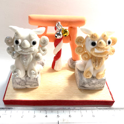 ☆狛犬のいる神社(受注生産)　樹脂粘土　置物　 2枚目の画像
