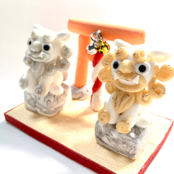 ☆狛犬のいる神社(受注生産)　樹脂粘土　置物　 3枚目の画像