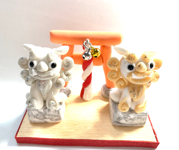 ☆狛犬のいる神社(受注生産)　樹脂粘土　置物　 1枚目の画像