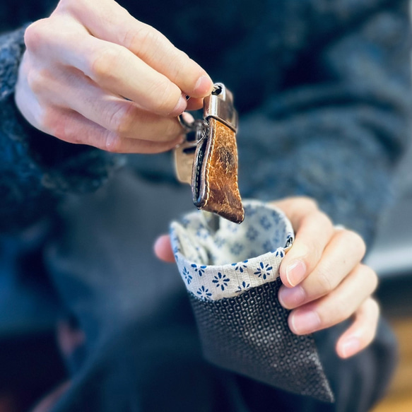 AirPodsケース　小銭入れ　薬入れ　アクセサリーケース　和柄　マルチに使える大正ロマンなバネ口ポーチ（ミニ） 14枚目の画像