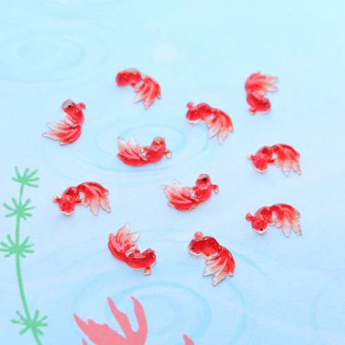 新作☆8mm×12mm金魚のデコパーツ 樹脂パーツ レッド その他素材