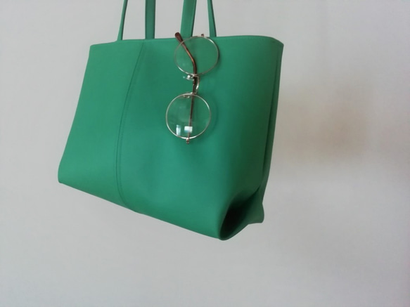 エメラルドグリーンのふわりトートバッグ「Creema限定」 2枚目の画像