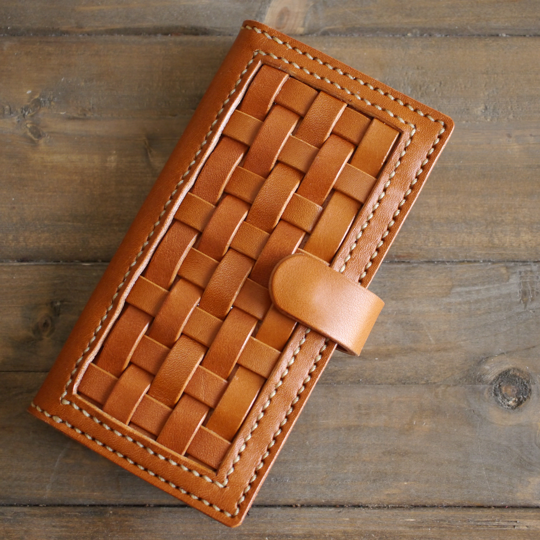 栃木レザースマホケース（編み込み）