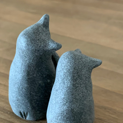 置物　陶土ミニチュア　見上げる猫　グレーver（2個セット） 2枚目の画像