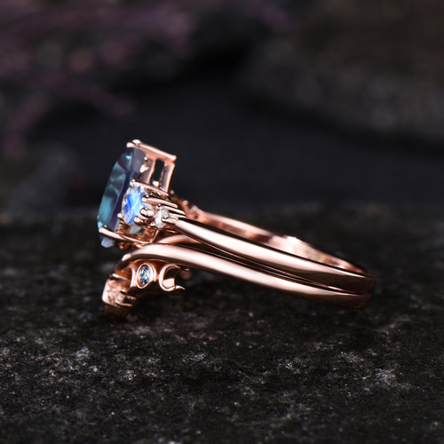 葉の自然にインスパイアされたリング 6月の誕生石アレキサンドライトの