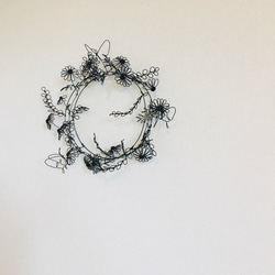 ワイヤーアート　ワイヤー立体リース　カミツレとミモザのリース 6枚目の画像