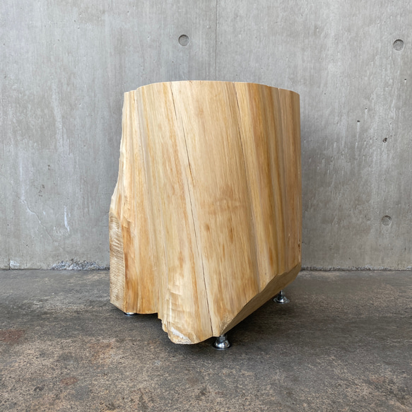 花型木製サイドテーブル 丸太 ひのき切り株のサイドテーブル