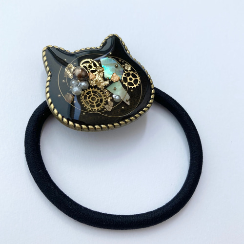 ねこちゃん♡レジンヘアゴム ネジと時間の世界 黒の大人レジン