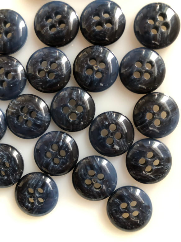アンティーク ボタン 7個　ビンテージ 昭和 レトロ 個性的 ハンドメイド素材 日本製 ポップ アクセ ネイビー 4枚目の画像