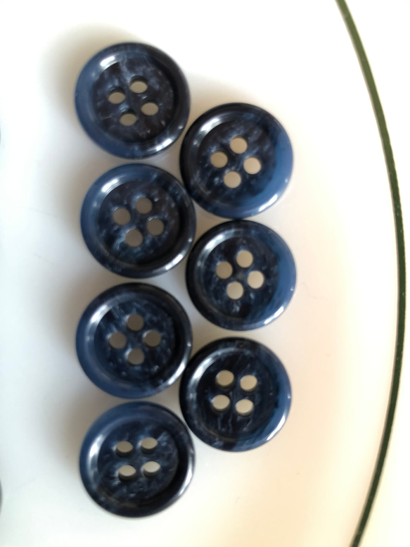 アンティーク ボタン 7個　ビンテージ 昭和 レトロ 個性的 ハンドメイド素材 日本製 ポップ アクセ ネイビー 2枚目の画像