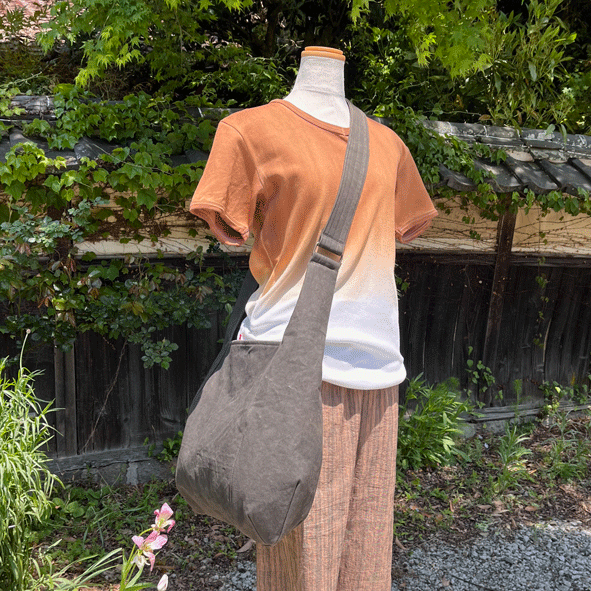 ハンドメイド　斜め掛けショルダーバック柿渋染め　帆布生地オリジナルイラスト